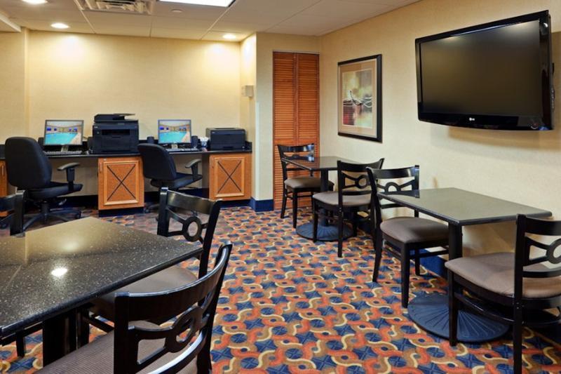 Express & - Eatontown By Ihg