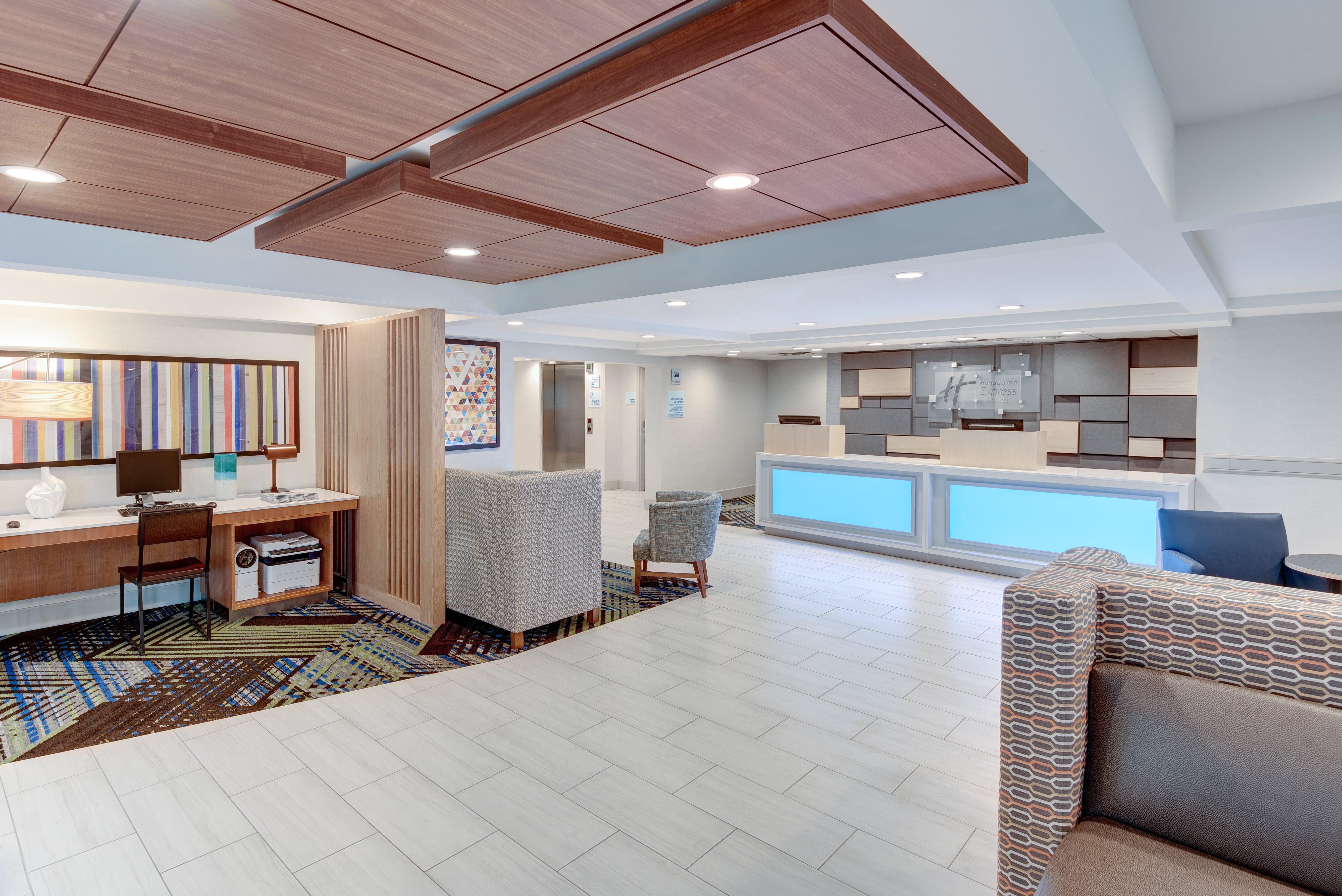 Holiday Express & - Eatontown By Ihg Hotel