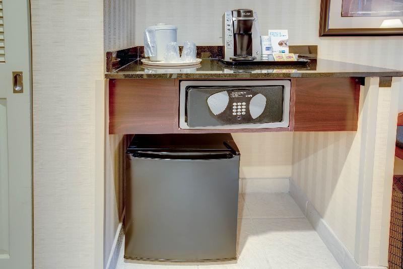 Express & - Eatontown By Ihg